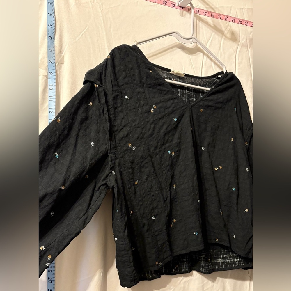 Ana Blouse - Picture 2 of 4